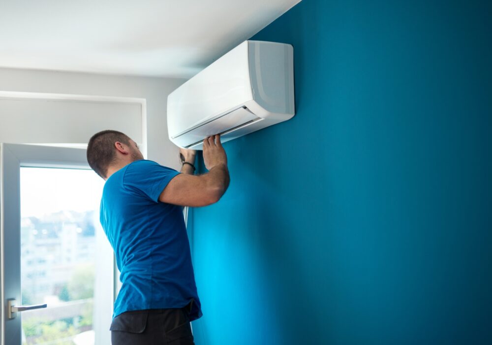 AC unit installment. air conditioning installers dunmow